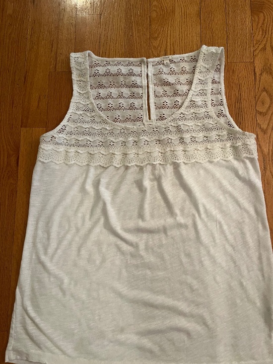 J. Crew Tops - J.Crew Cream Sleeveless Crochet Lace Trim Tank Top - M - FLAW